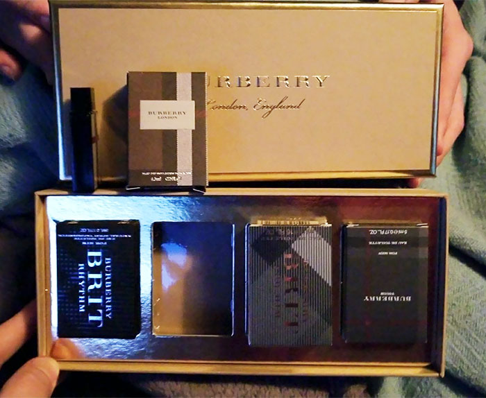 The Packaging For 4 Pack Of Mens Burberry Cologne Is Criminally Misleading And A Blatant Rip Off. 19.5mls Made To Look Like 100ml With Oversized Boxes And No Description And Measurements On Outer Box