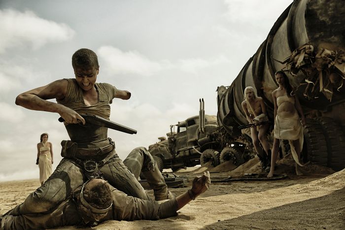 In Mad Max Fury Road, When Max And Furiosa Are Fighting, Max Reloads The Pistol They Are Fighting Over And Chambers A Round By Snagging The Rear Sight On His Boot In Order To Rack The Slide. The Is A Real World Tactic Taught By Defensive Pistol Instructors For One Handed Reloads