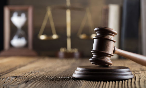 legal-LAWYER-201703241317-5a57490014336__605.jpg