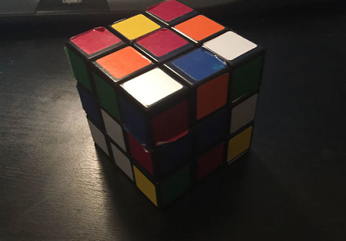 Como soy daltónico, creían que no sería capaz de resolver un cubo de Rubik. Pues lo he hecho, hala