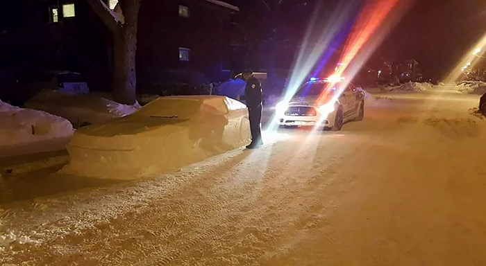 Internet Can’t Stop Laughing At These Cops Who Ticketed A Car Made Of Snow With This Note