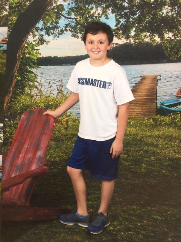 Friend On Facebook Sent Their Kid To School On Picture Day With The Wrong Shirt