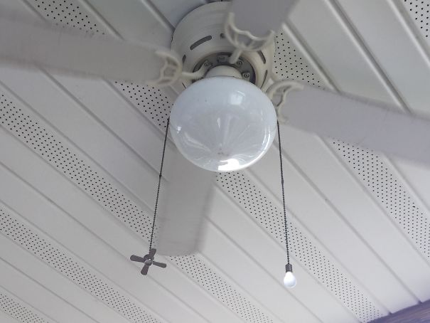 This Ceiling Fan Differentiates The Light And Fan Chains With A Light And A Fan