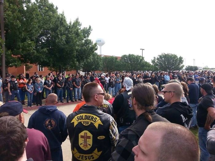 (Picture Was Sent To My Mom From A Friend) Bikers Show Up To Little Boy's Funeral In Moore To Attempt Keeping The Wbc Away. I Was Told Over 1,000 Showed Up. Thanks Guys