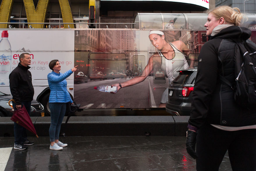 Amazing Candid Coincidences In Jonathan Higbee's New York Street Photography