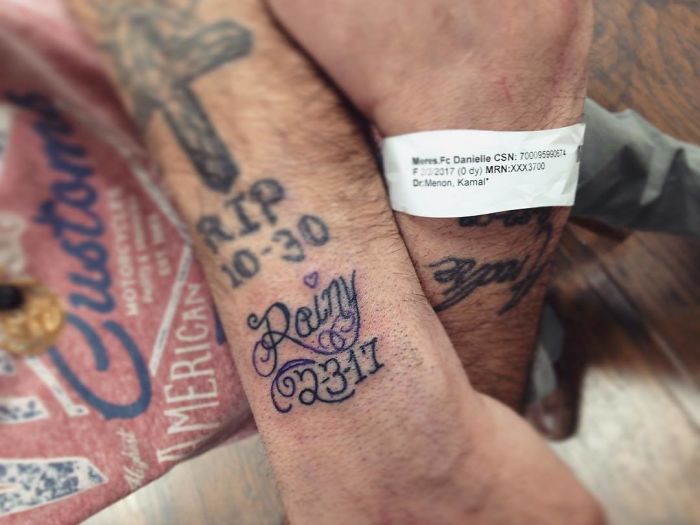 Su hija Rainy acababa de nacer y quiso tatuarse su nombre enseguida. El padre tenía cáncer de pulmón y le quedaban 4 meses de vida, pero su hija seguirá adelante por él