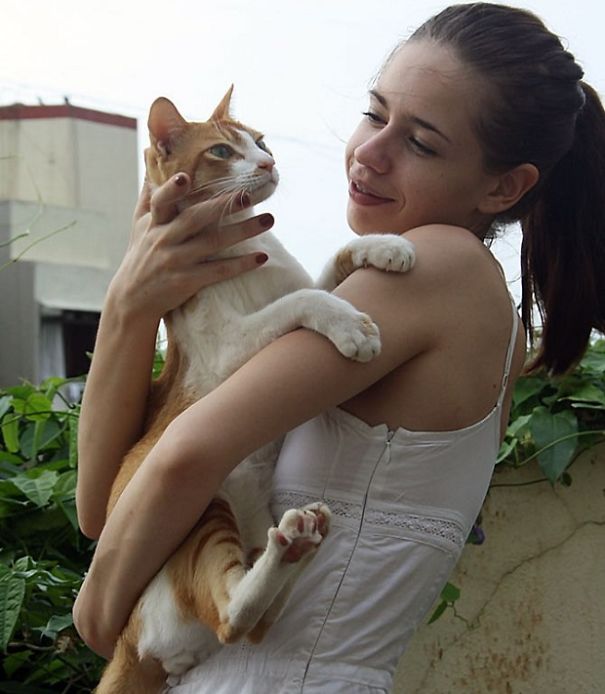 Bollywood Actors Adorable Pics With Their Pets