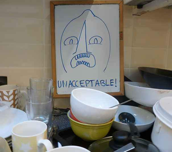 This Is How I Passive-Aggressively Remind My Housemates To Wash Up