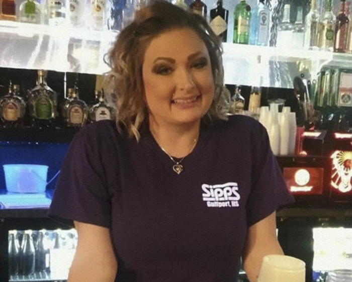 Mom Calls Gay Bar For Advice After Her Son Comes Out, And Bartender Has The Best Response