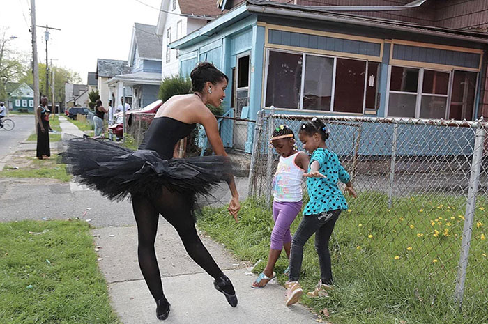 Ballerina Aesha Ash Is Wandering Around Inner City Rochester In A Tutu To Change Stereotypes About Women Of Color And Inspire Young Kids