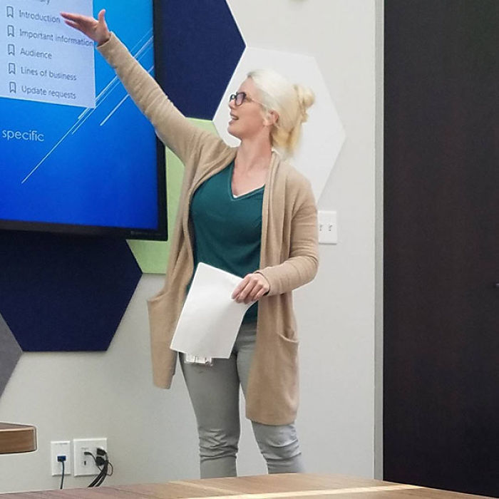 My Co-Worker Is A Dr Harleen Quinzel Lookalike And Doesn't Have A Clue Who Harley Quinn Is