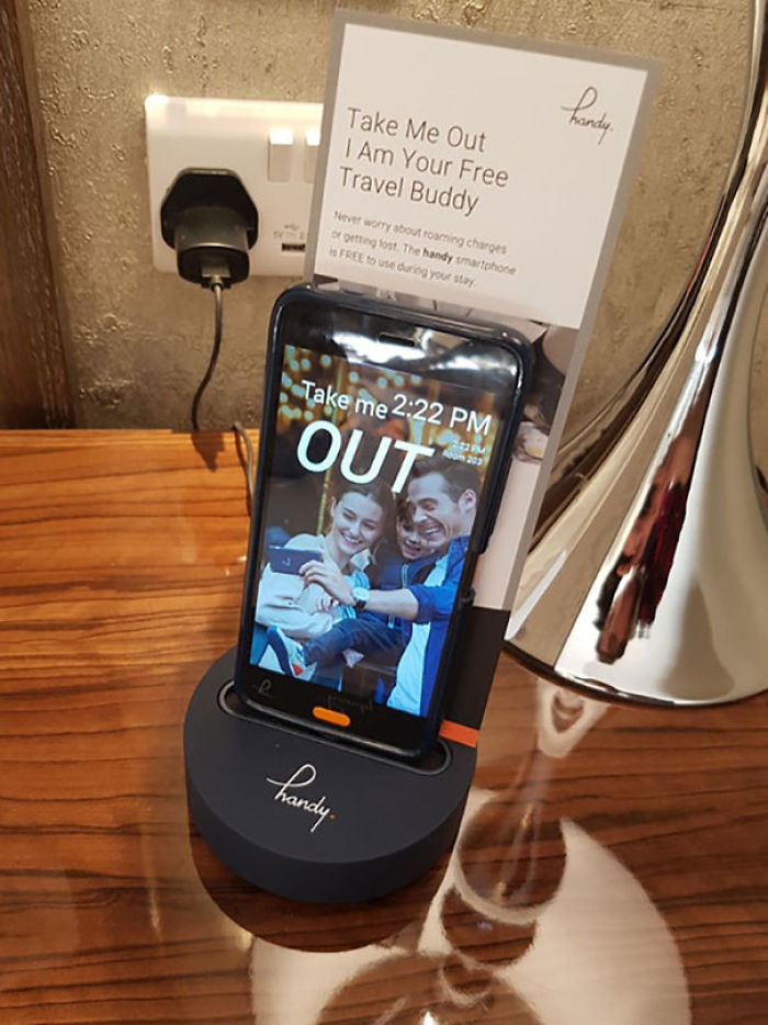 Hotel que te deja un móvil android con datos y llamadas gratis durante tu estancia