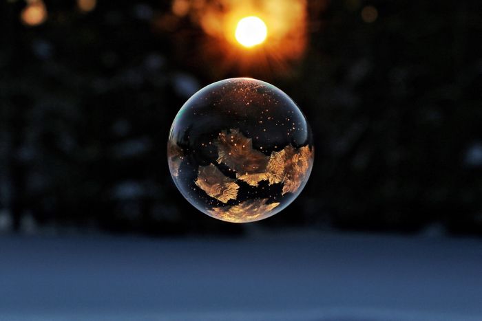 I Capture Soap Bubbles That Freeze While Flying