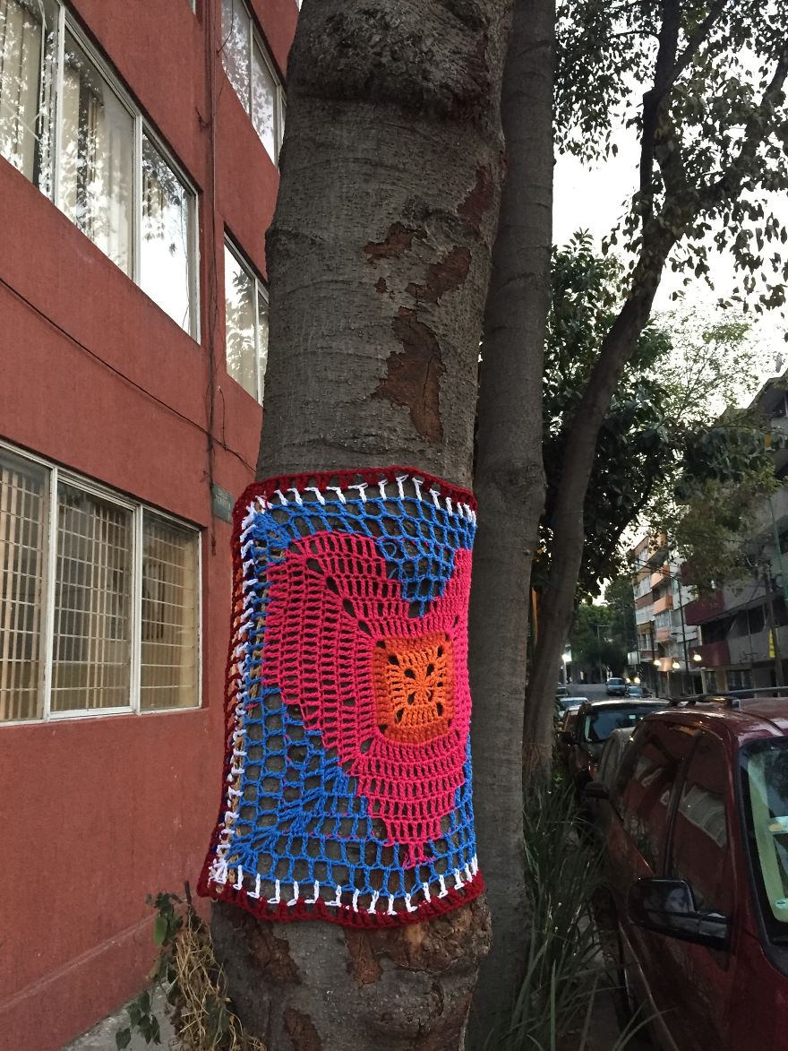 Yarnbombing In Torreón Street, In The Neighborhood Of La Roma Where A Building Colapsed