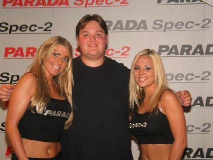 15-Year-Old Me Was Terrified Of Touching These Car Show Models. I Cringe Every Time I See This