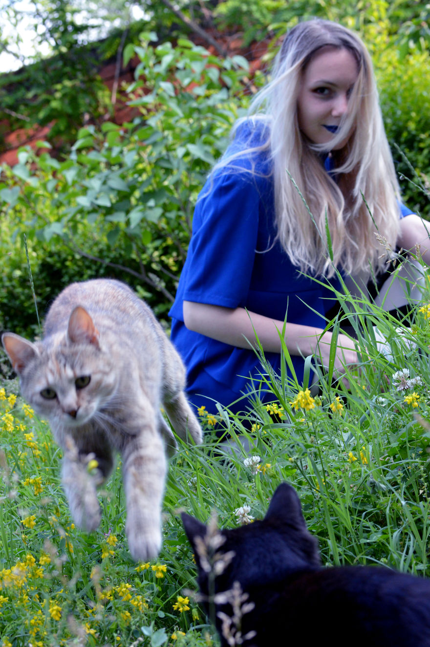 "Alice In Wonderland" Themed Photos