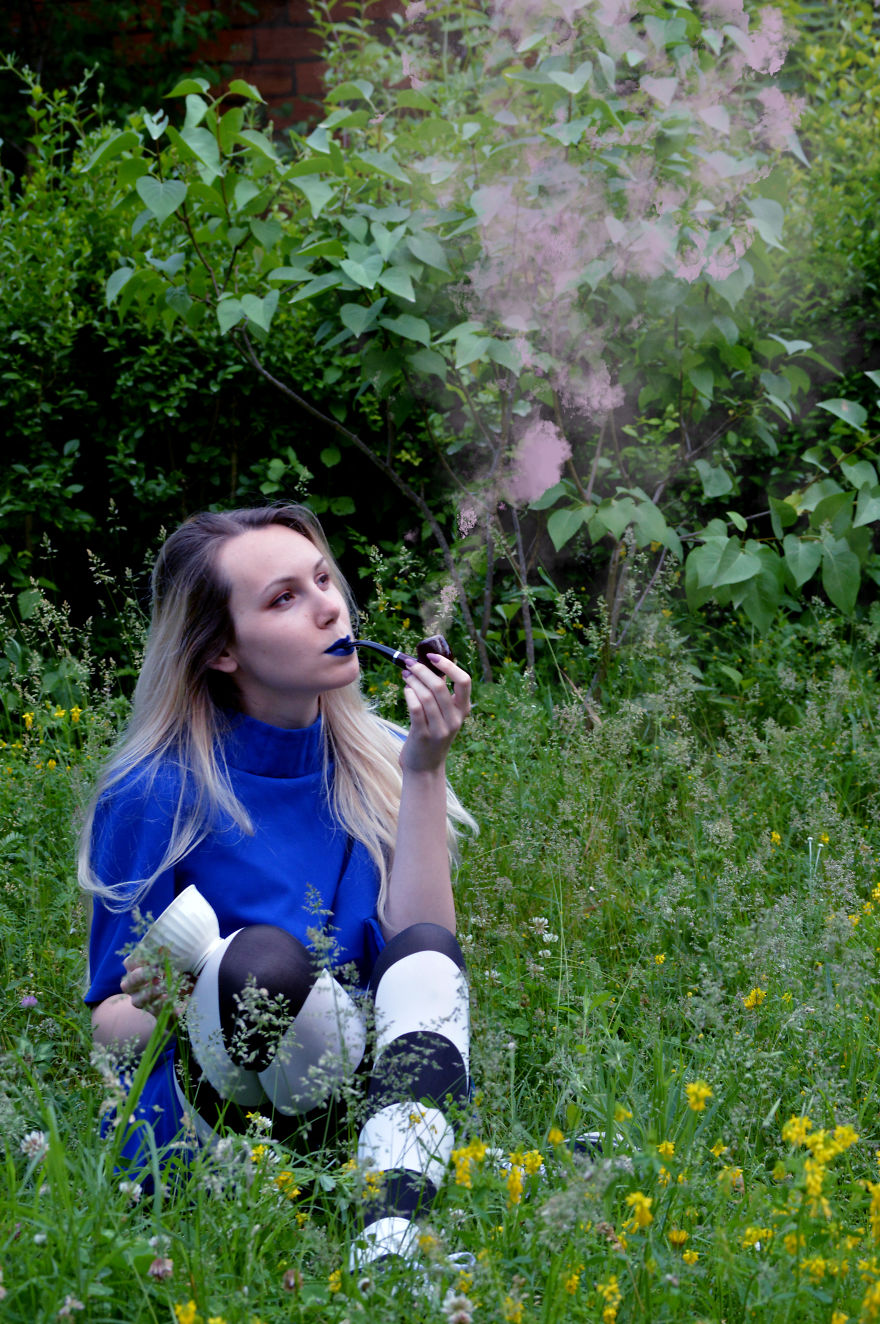 "Alice In Wonderland" Themed Photos