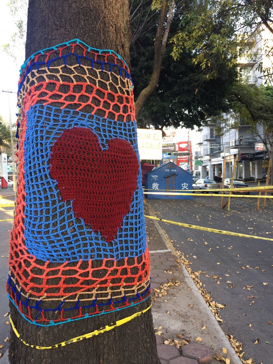 Yarnbombing In Zapata Avenue, In The Neighborhood Of Narvarte Where One Building Collapsed Killing More Than 10 People And Many Others Were Severely Damaged