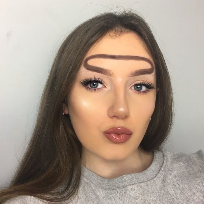 Beauty Blogger Comes Up With Halo Brow 'Trend,' And We Don't Know What To Think Anymore