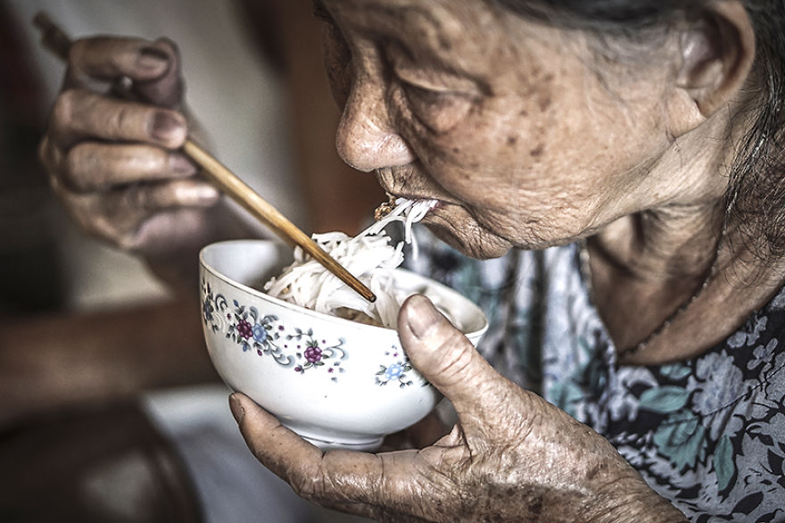 I Photographed Daily Life Of My Grandparents To Show Their Positive Attitude To Life