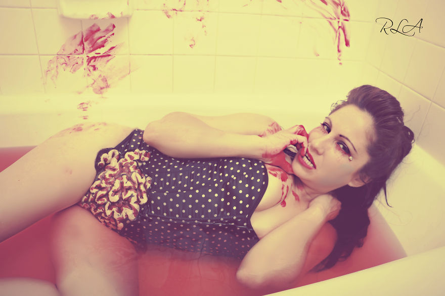 I Photographed Beauties In Bathtubs