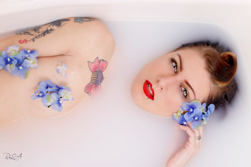 I Photographed Beauties In Bathtubs