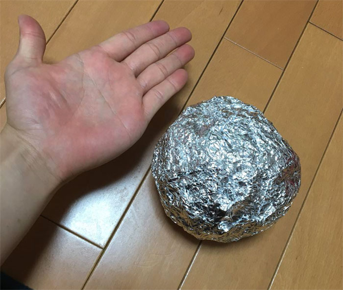 Japanese Are Polishing Foil Balls To Perfection, And The Result Is Too Satisfying