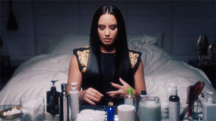 Demi Lovato Removes All Her Makeup In Video, And The Result Speaks For Itself