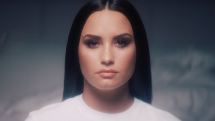 Demi Lovato Removes All Her Makeup In Video, And The Result Speaks For Itself