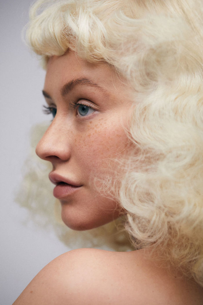 After 20 Years On Stage Using Makeup Christina Aguilera Does A Shoot Without It, And We Can't Recognize Her