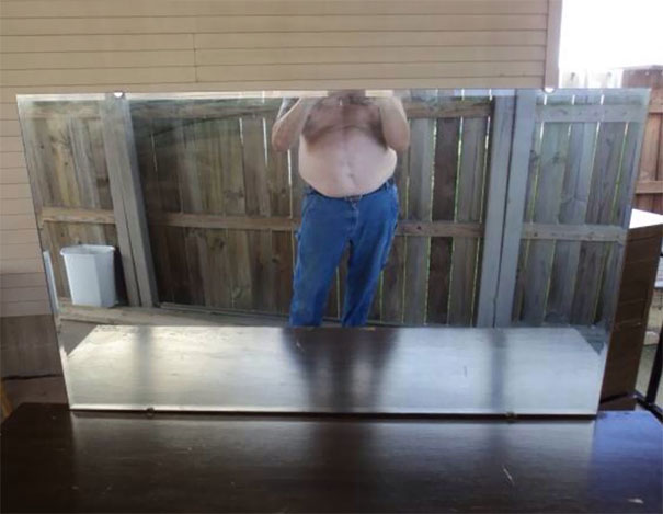 Pics of People Trying To Sell Mirrors Are Our New Fav Thing | Bored Panda
