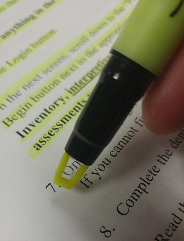 This Highlighter Has A Clear Part To Show You What You're Highlighting
