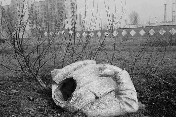 Estatua arruinada de Lenin, Leningrado, 1978