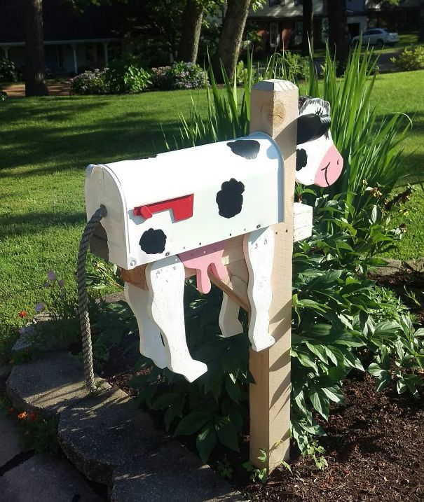 This Cow Mailbox Requires Letters To Go In The Backdoor