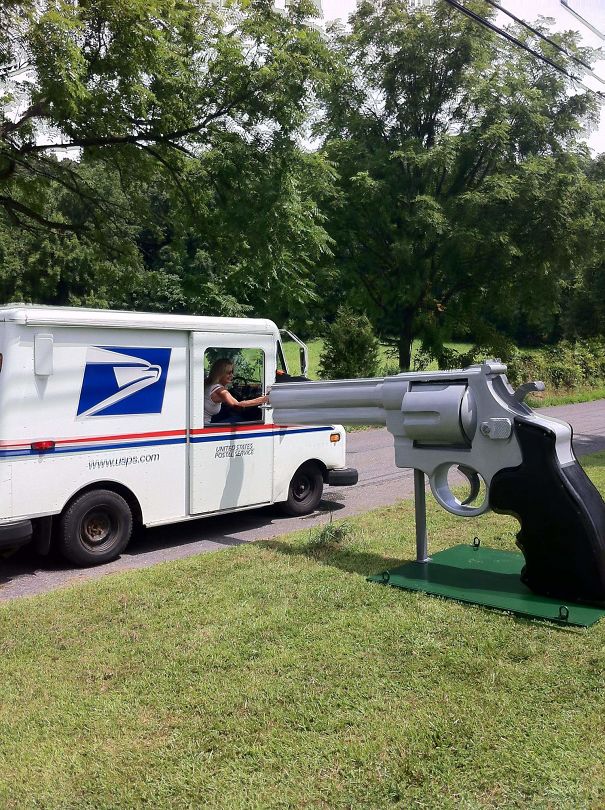 New Jersey Man Builds 350-Pound Gun Replica Mailbox
