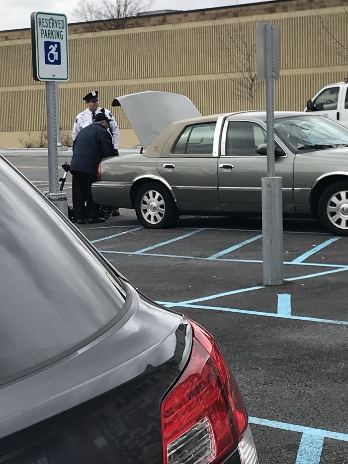 Every Day, This Mall Security Guard Comes Outside To Help This 94-Year-Old WWII Vet Get His Wheelchair Out Of His Trunk So He Can Have Coffee In The Food Court With His Friends