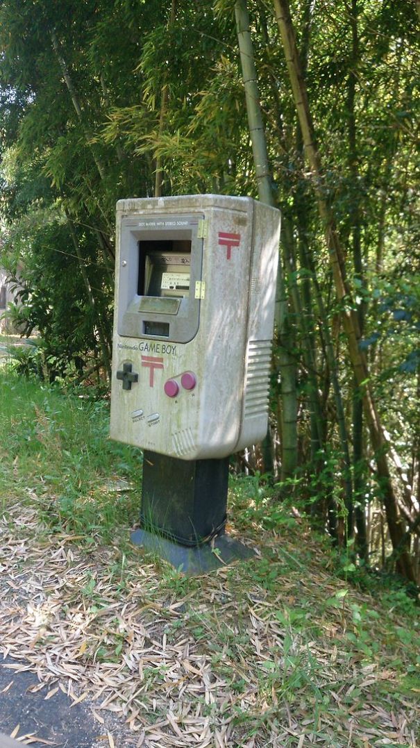 Mailbox Cosplaying As A Gameboy