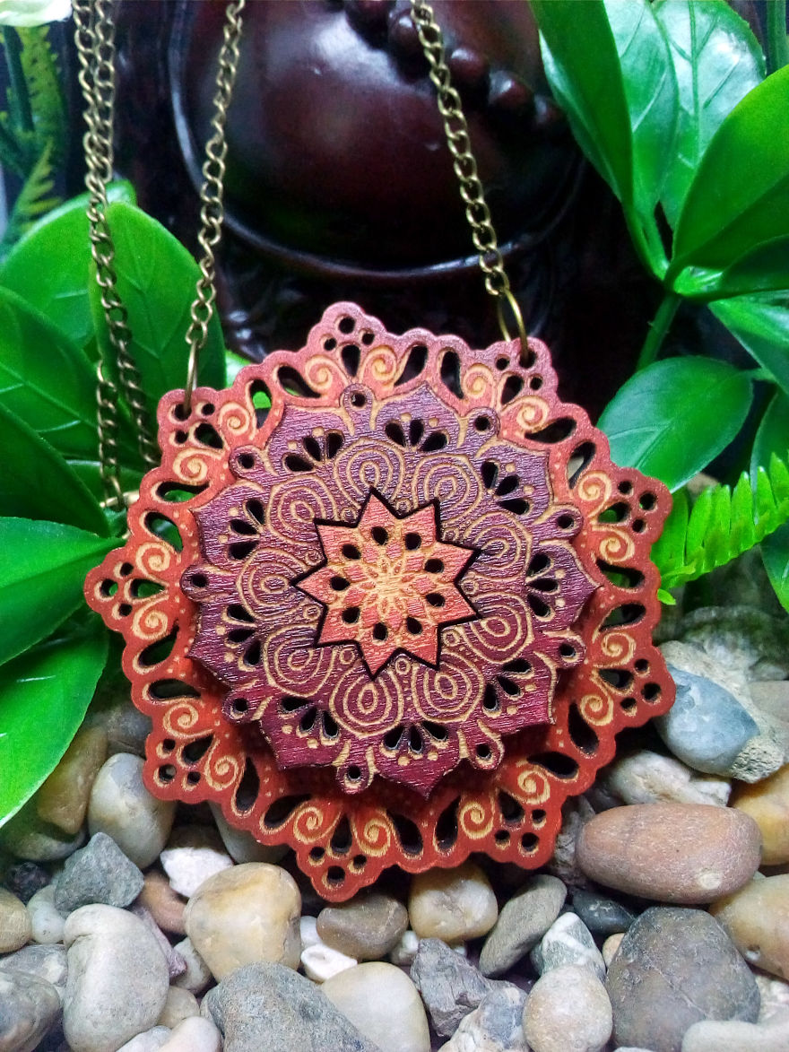 Amazing Jewelries From Durable Recycled Wood