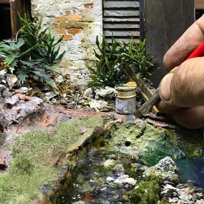 Artist Recreates People's Childhood Memories With Realistic Dioramas, And The Result Will Amaze You