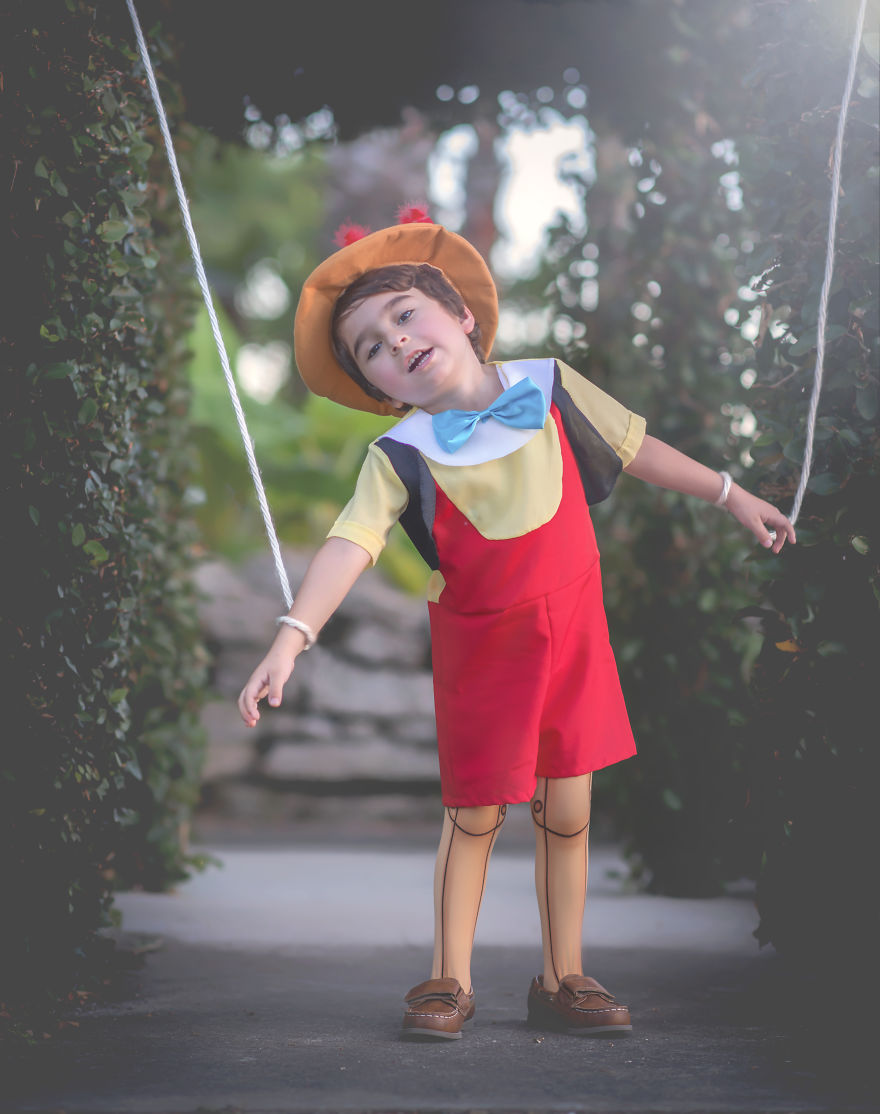 Texas Mom Photographs Her Children Dressed In Their Favorite Disney Characters, And The Results Are Amazing