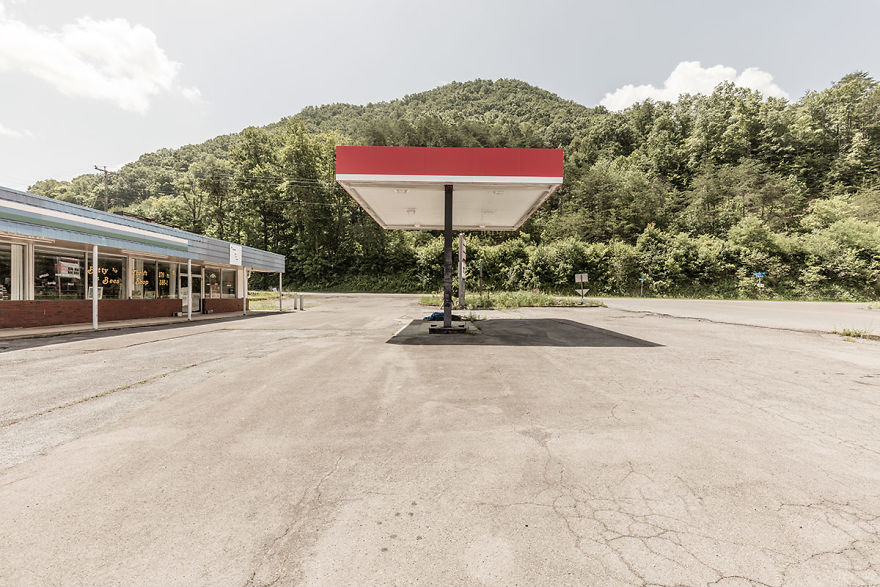 Out Of Gas - The Abandoned Gas Stations In The South Of The United States Of America