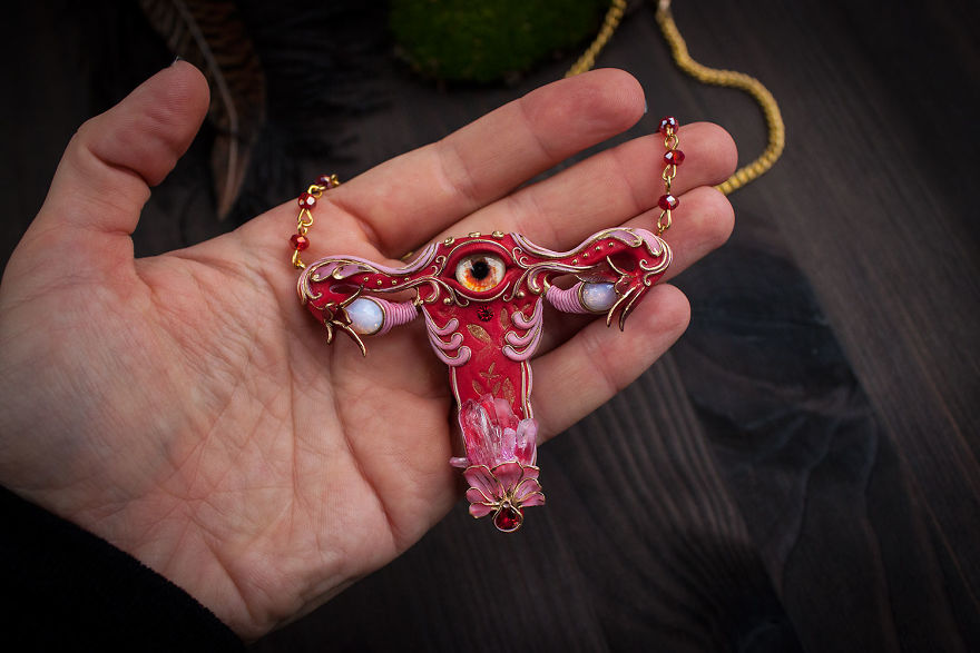 Uterus-Shaped Necklaces Are A Thing Now, And There's A Strong Message Behind Them