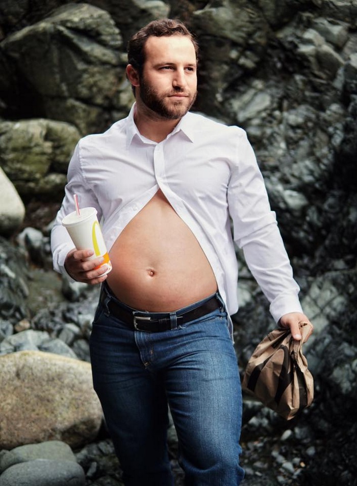 beer-belly-pregnant-men-paternity-16