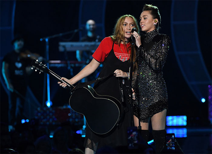 Miley Cyrus With Her Sister Brandi