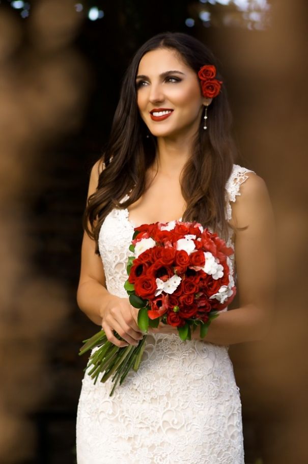 classic-bridal-bouquet-5ad5eed249860.jpg