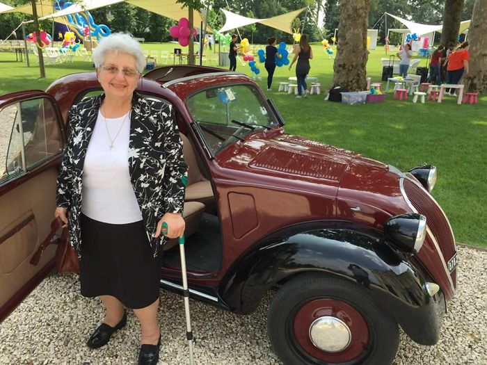 My 83 Years Old Mother Found Her First Car To Come To Family Day In The Office, Her Reaction Was Priceless