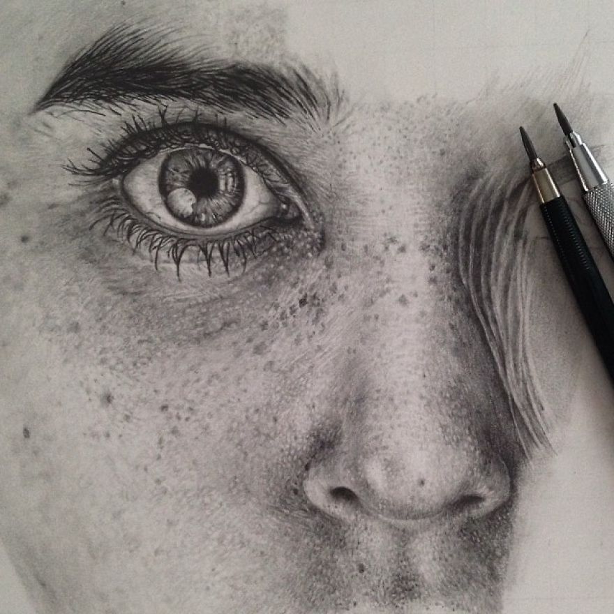Artist Makes Hyper Realistic Drawings To The Point Where We See The Pores Of The Skin
