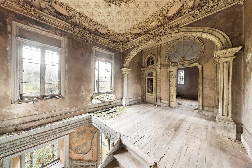 Wonderful Pictures Of Abandoned Places