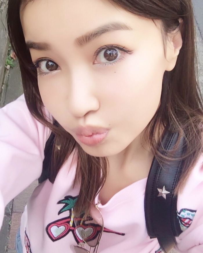 Young-Looking-Japanese-Model-Risa-Hirako