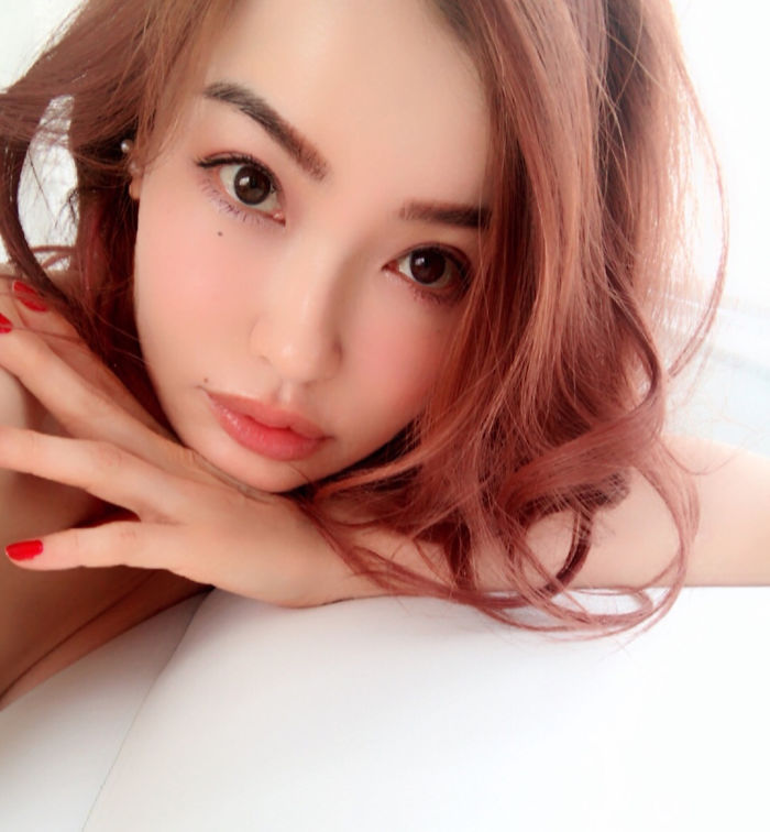 Young-Looking-Japanese-Model-Risa-Hirako